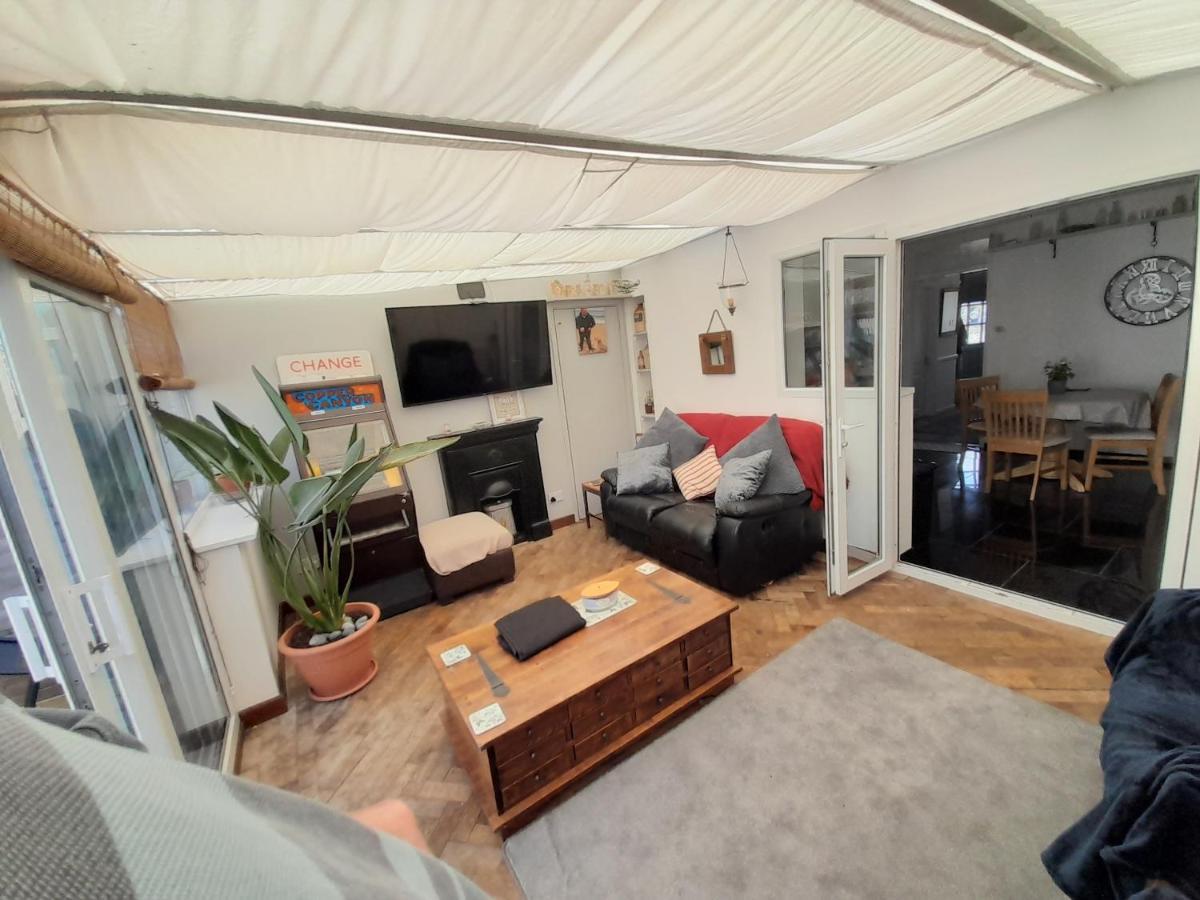 The Homestay Get Away Margate Esterno foto